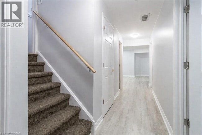 Photo - 92 Helena Feasby St