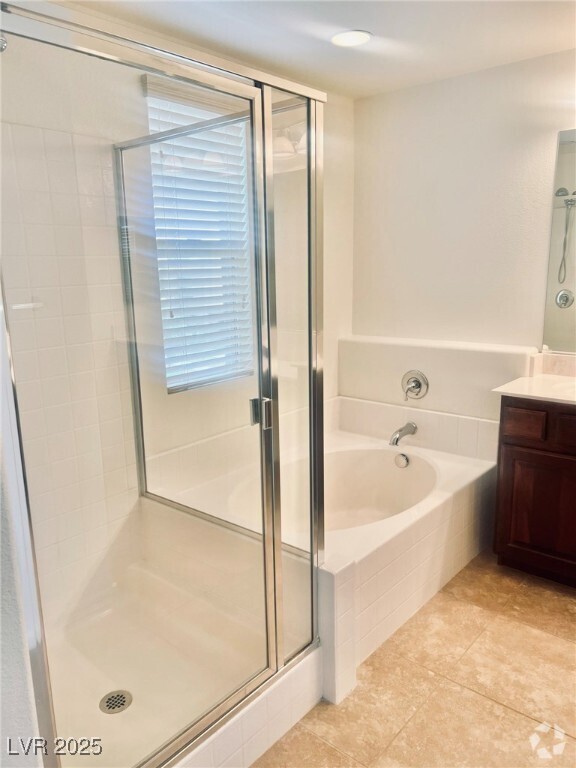 Building Photo - 1571 Plaza Centre Dr Rental