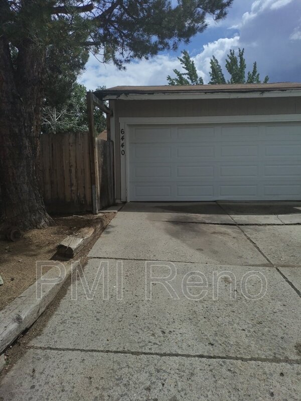 Building Photo - 6440 Lotus St