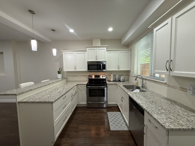 Photo - 6026-6026 Lindeman St