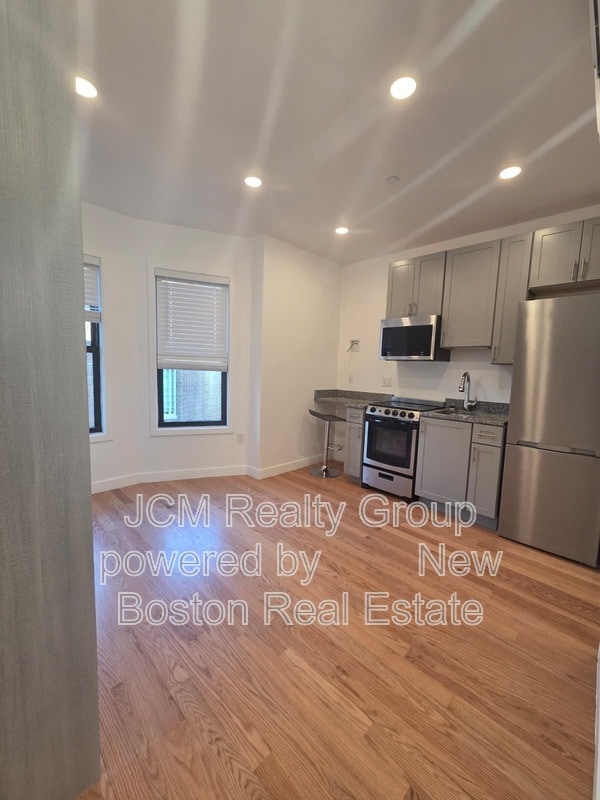 Photo - 165 Hawthorne St Unidad U-204