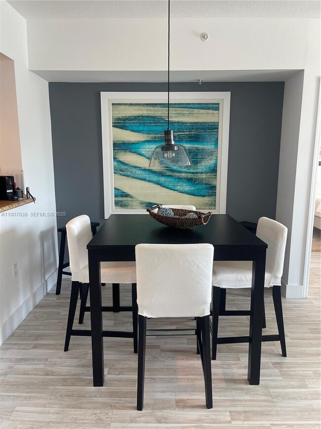 Photo - 1755 E Hallandale Beach Blvd Unidad 2305E