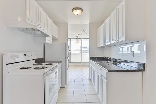 Building Photo - 51 Trailridge Cres