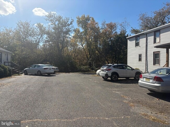 Building Photo - 46-48 Georgetown Road Unit