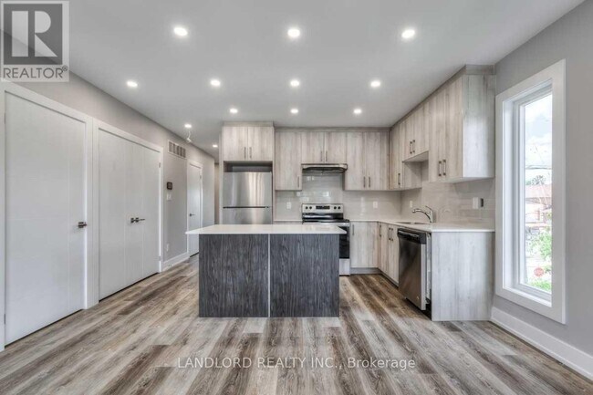 53 Rockcliffe Blvd