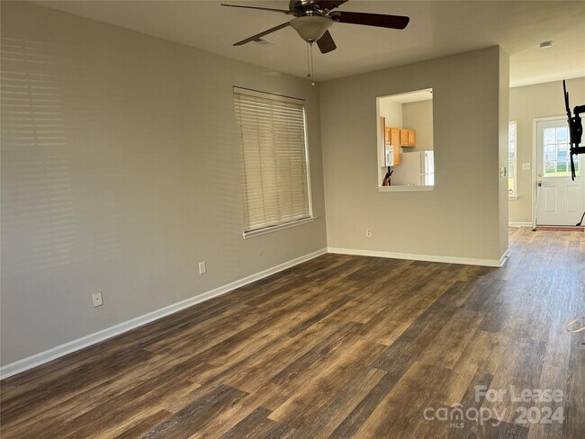 Photo - 5541 Seths Dr