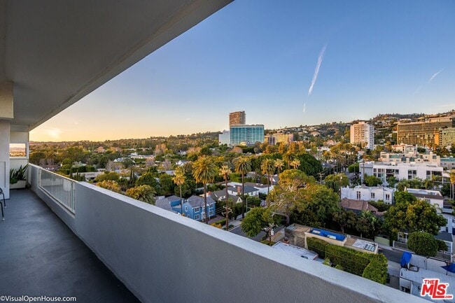 Photo - 838 N Doheny Dr Unit 1105