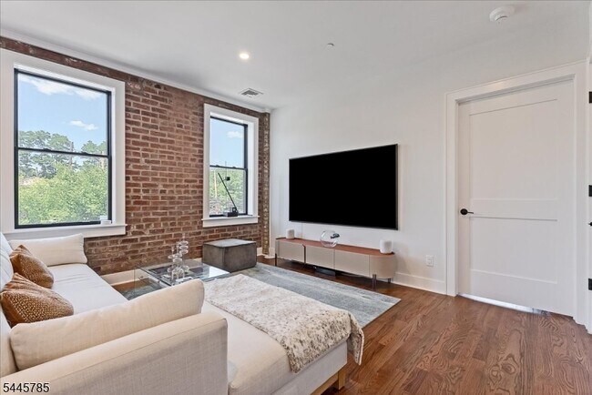 Photo - 35 Main St Unit 3B