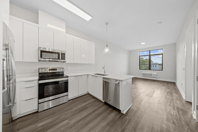 Building Photo - 121 34th St Unit 315 Rental