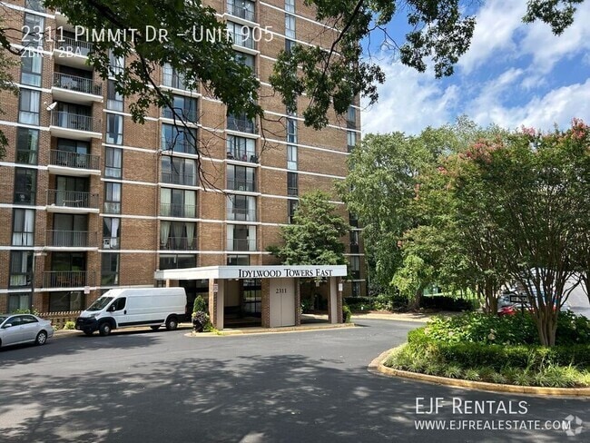 Building Photo - 2311 Pimmit Dr Unit 905 Rental