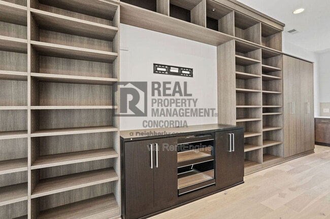 Photo - 1242 2nd Ave S