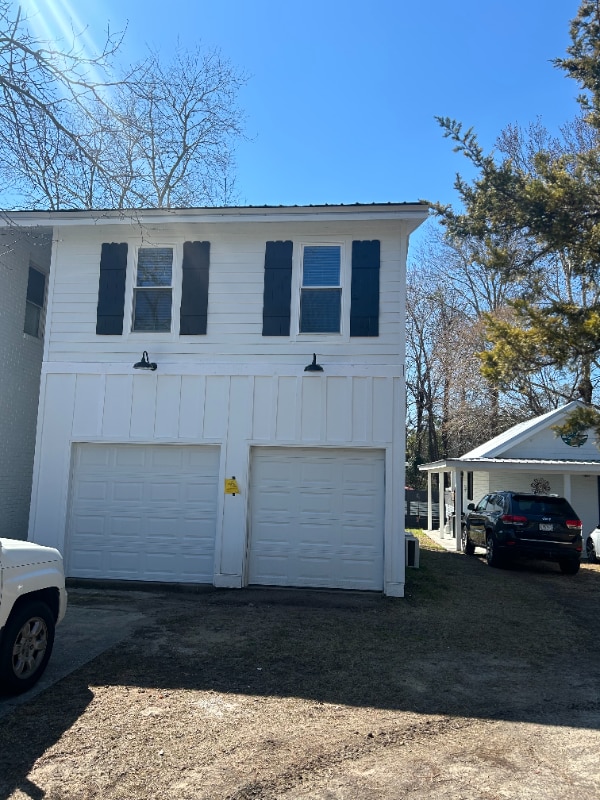 Building Photo - 405 Pine Ave