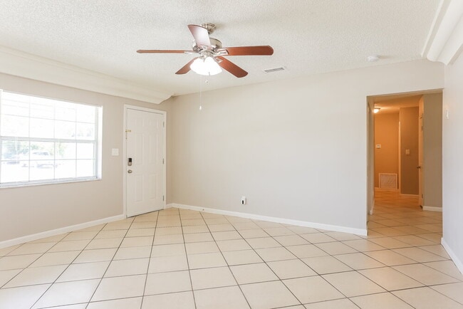 Photo - 357 NW 6th Ct