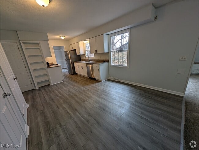 Building Photo - 1565 Chadwick Rd Rental