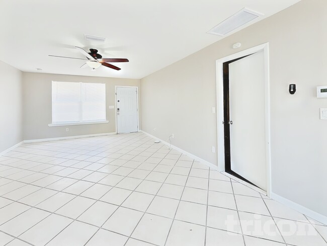 Photo - 5513 3rd Avenue Plaza W