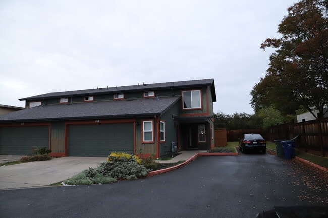 Photo - 3225 Clayton Rd Unit B