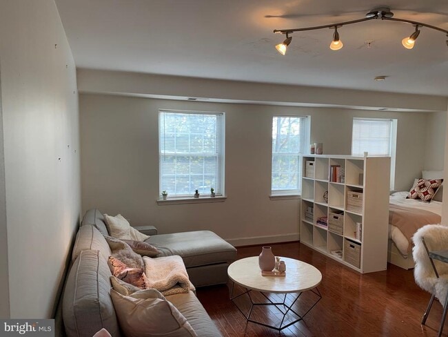 Photo - 3609 38th St NW Unit 303