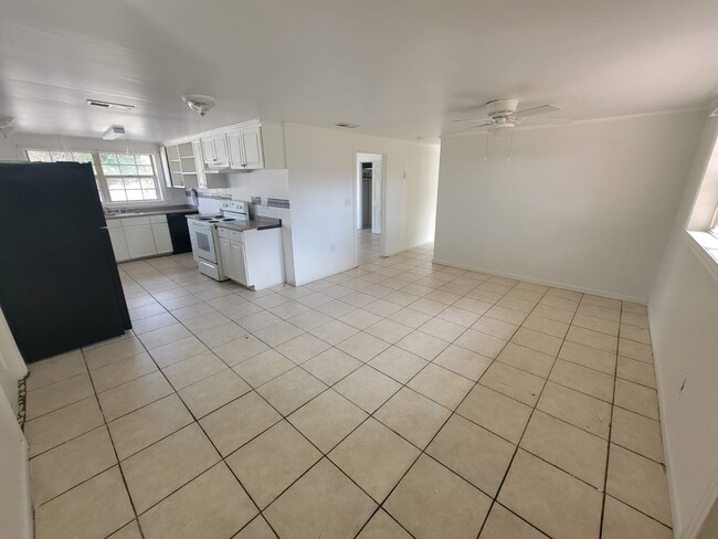 2311 Chicot Rd