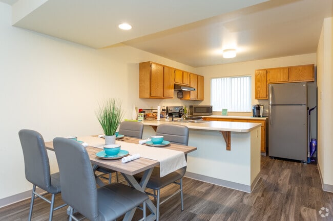 Oakwood Townhomes