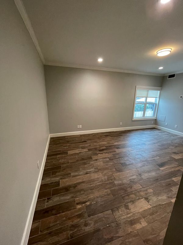 3101 Commerce St Unit 201