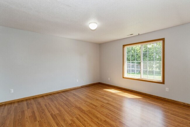 Photo - Cozy 3 Bedroom/2 Bathroom Townhome in Beau...