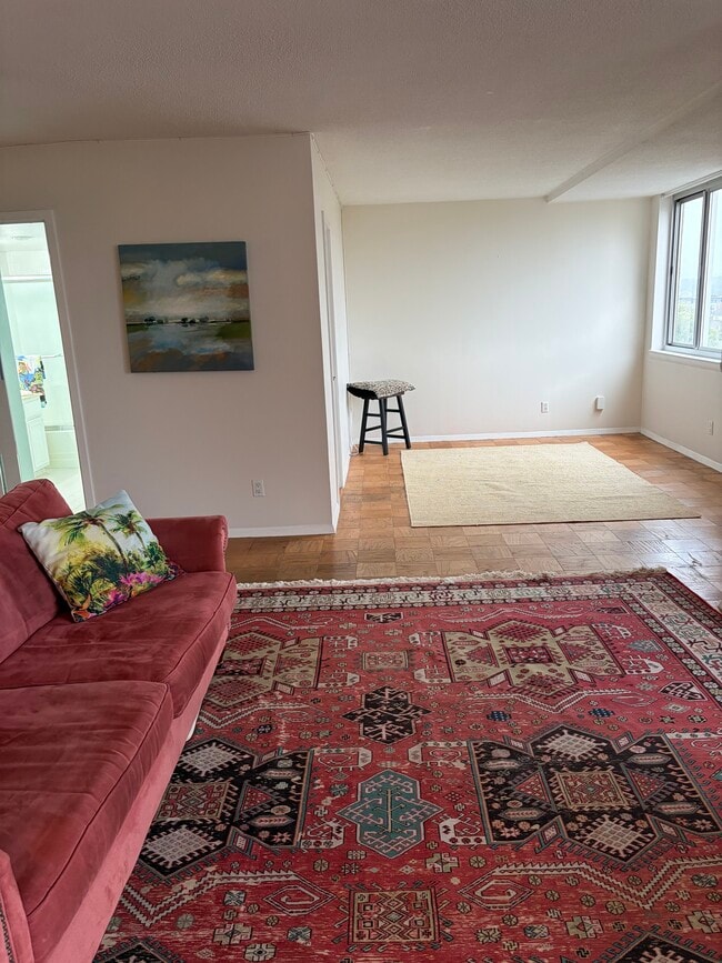 Building Photo - 501 Slaters Ln Unit 1013