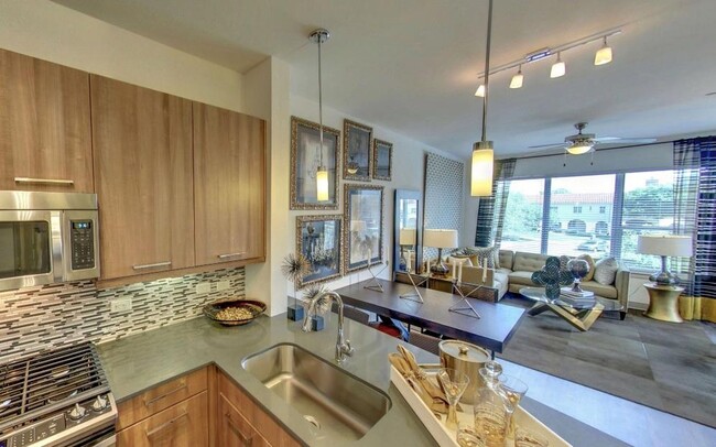 Photo - 2111 Westheimer Rd Condo Unit 1427