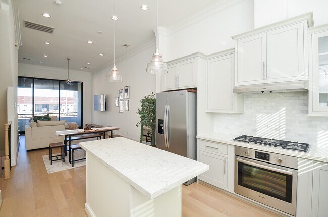 Building Photo - 6125 Cottage Grove Lake Dr