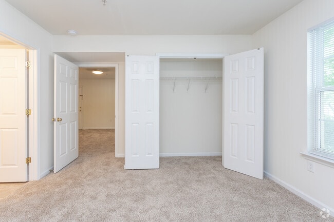 2BR, 2BA - 950SF- Bedroom
