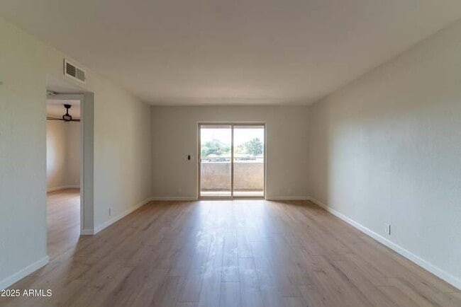 Photo - 4150 E Cactus Rd Unit 216