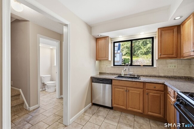 67 Cambridge Ct