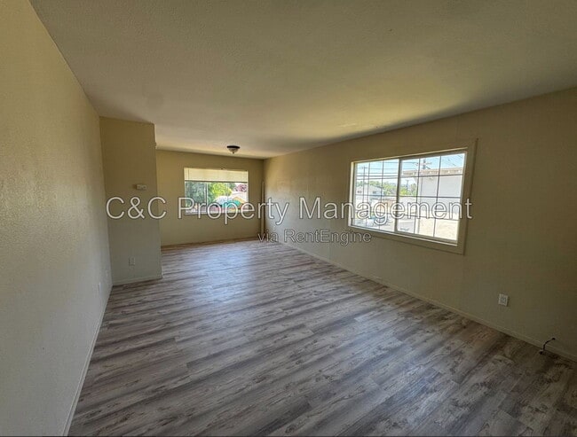 Building Photo - 2780 Argyll Ave Unit D