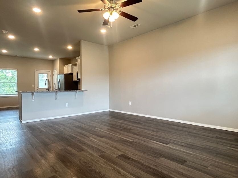 Photo - 949 E Sparrow Cir