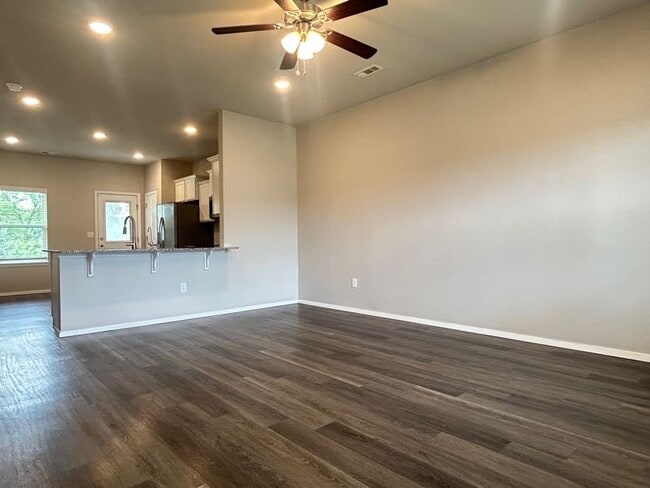 Photo - 949 E Sparrow Cir