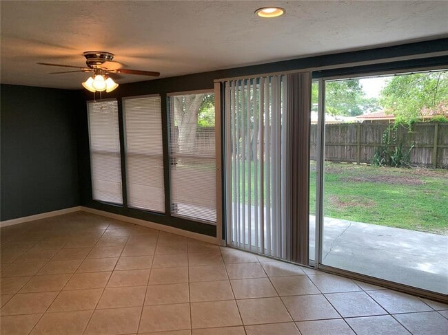 Photo - 3370 Springmill Cir