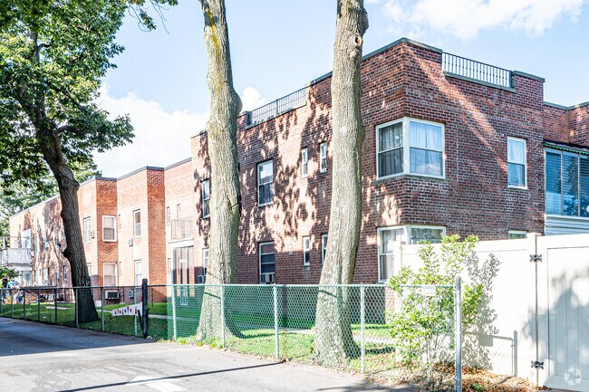 Photo - Lawrence Woods