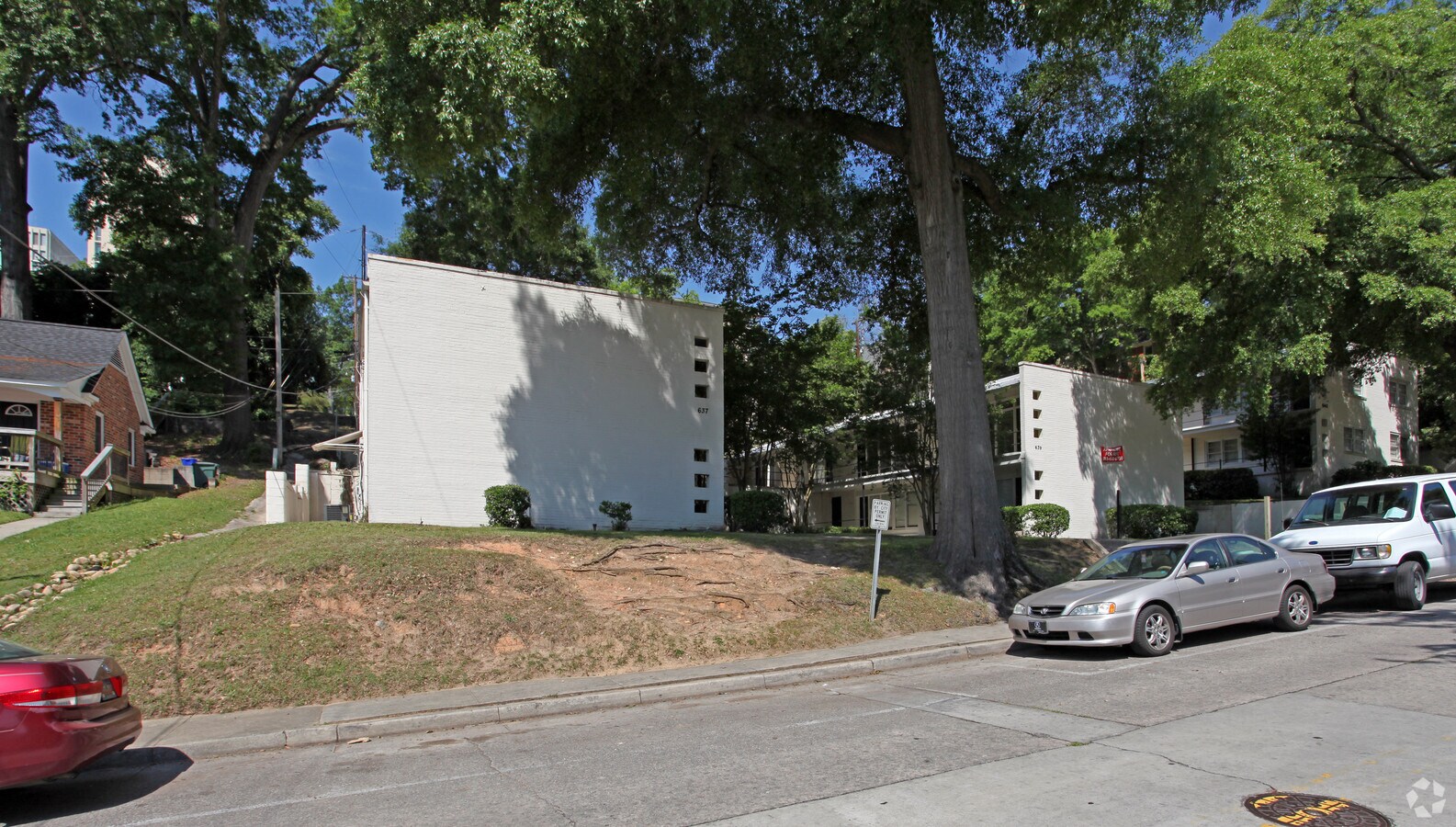Photo - 637-641 Henderson St Apartments