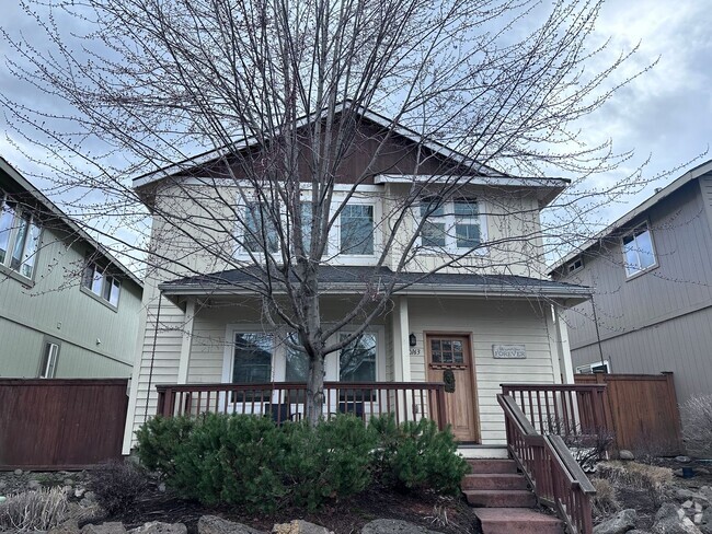 Building Photo - Beautiful 2 Story Home Near the Old Mill