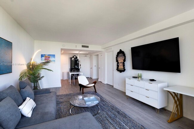 Photo - 1100 West Ave Unit 509