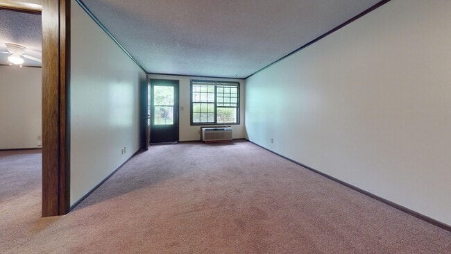 Laurel Court Apartments