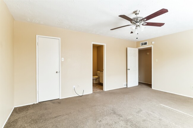 Photo - 5514 Edgebrook Forest Dr
