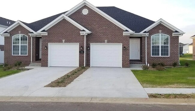 733 Village Creek Dr