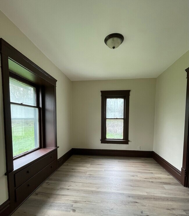 Photo - 354 Talbot Ave