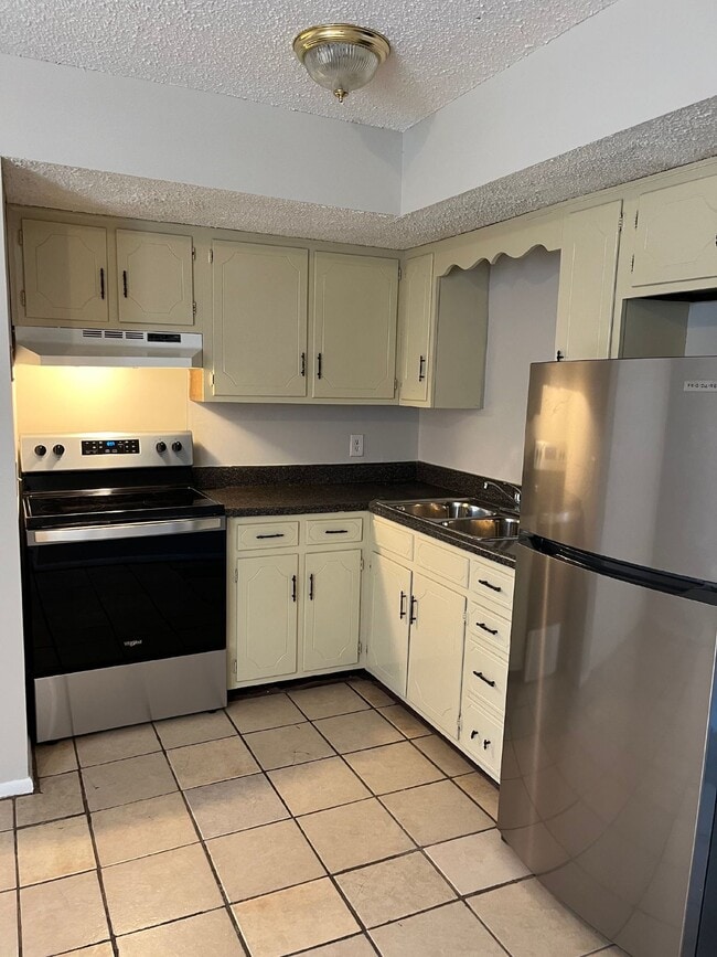 Photo - " 2-Bed Duplex on Delaware Street: Cozy Na...