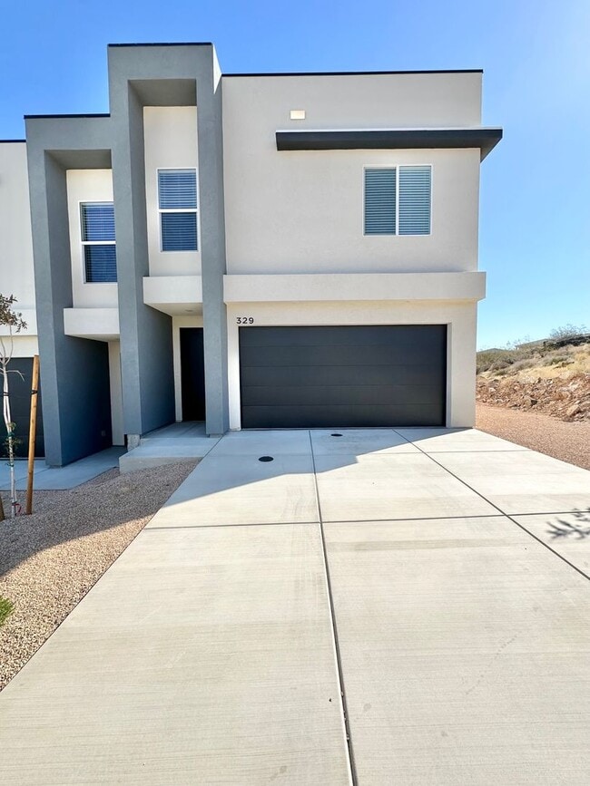 Photo - PET FRIENDLY!! HURRICANE TOWNHOME! END UNIT!