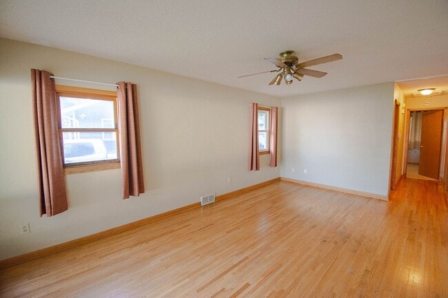 Photo - Charming Elton Hills Rambler with Finished Basement