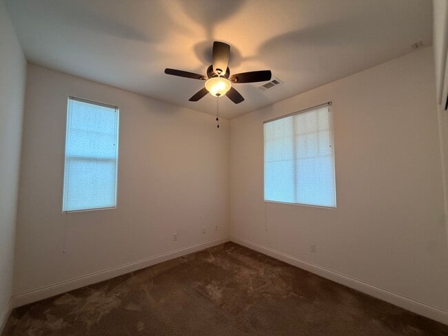 Photo - 2457 Parkland Way