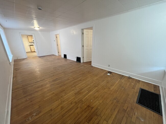 Photo - 312 S Chestnut Ave