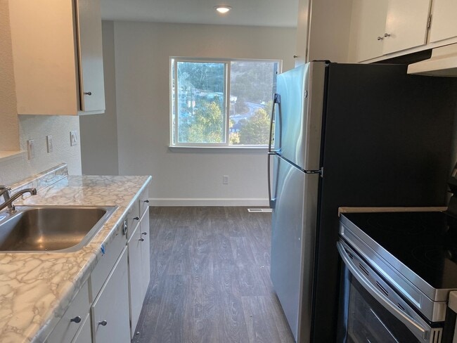 Photo - Lewis Ln-409 Unit 409