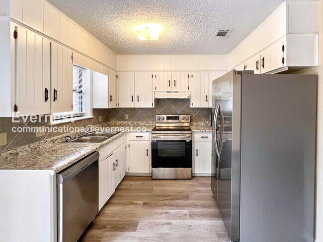 Photo - 28 John Hancock Cir